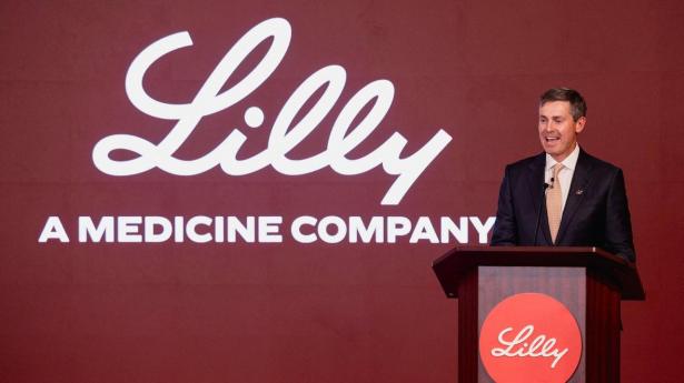 David Ricks, adm. direktør i Eli Lilly, kommer nu med en form for svar på tiltale, efter at Novo sagsøgte Lilly for vildledende markedsføring tidligere på året.