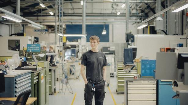 Mangel på mennesker bag robotter kan koste Danmark konkurrenceevne