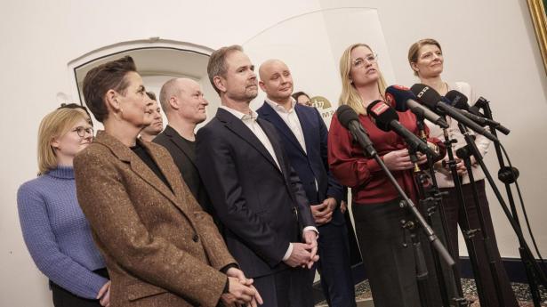 Et bredt flertal i Folketinget præsenterede 27. januar aftalen om den kommende fødevarecheck i Finansministeriet i København.