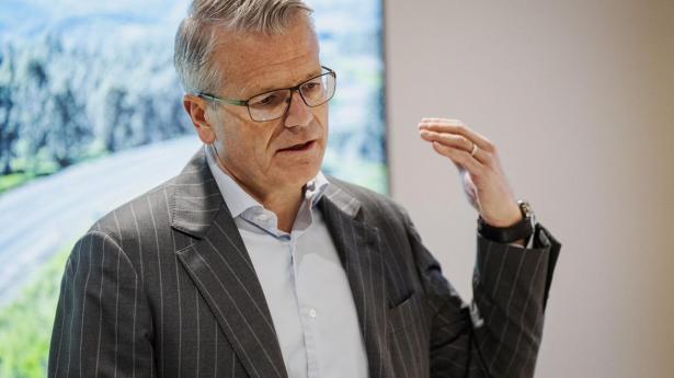 Mærsk og topchef Vincent Clerc har angiveligt været interesserede i opkøbet af Zim, som partneren Hapag-Lloyd er løbet med. Mærsk vil ikke kommentere.
