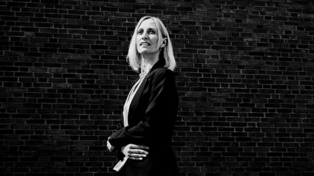 Topscoreren Pandora er ramt af historisk stor modvind, forklarer Janne Vincent Kjær, analytiker i Jyske Bank.