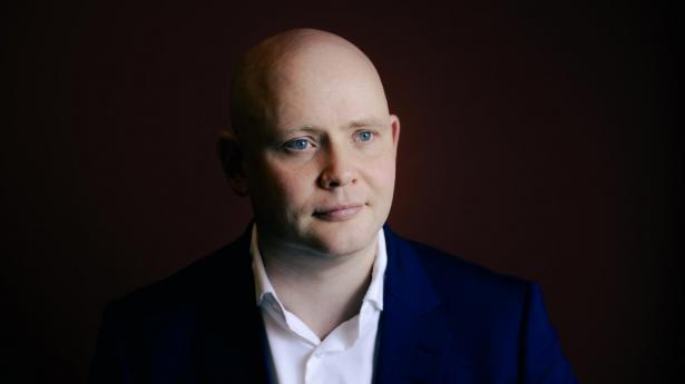Jakob Engel-Schmidt (M) overtager Skatteministeriet fra Ane Halsboe-Jørgensen (S). Han skal nu levere en ny skattemodel for hovedaktionærer.