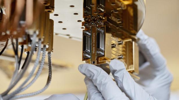 Forskningen i kvanteteknologi omkring Niels Bohr Instituttet, koblet med vores ry som en tillidsfuld samarbejdspartner, er en strategisk ressource, skriver Nana Bule.