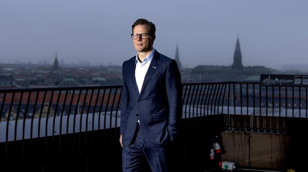 Danske Banks topchef Carsten Egeriis er kommet med en skelsættende melding om AI's betydning for bankens muligheder for at skære markant i omkostningerne.
