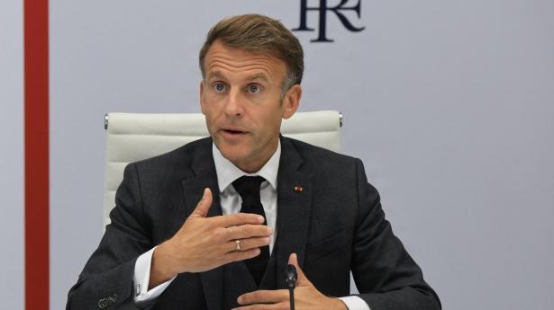 Macron melder om frigivelse af 100 mio. tønder olie og diesel