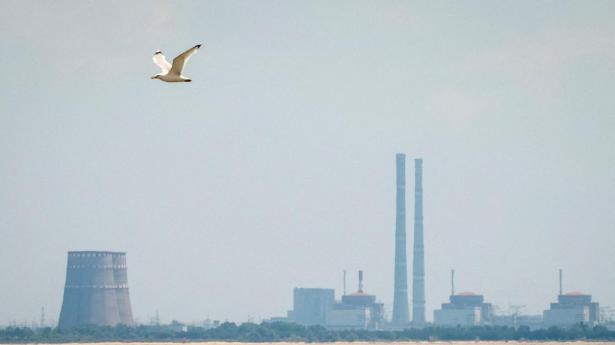Atomkraftværket Zaporizjzja i Ukraine er Europas største. Det har været under russisk kontrol siden marts 2022. Nu skal en strømforsyning på værket repareres, oplyser FN's atomagentur.