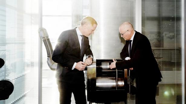 Niels Thorborg (tv.) købte sig ind i Dinex i 2018 og ejer fortsat halvdelen af virksomheden sammen med anden generation i firmaet, Torben Dinesen. De to har dog for nylig haft en tvist, der er endt i et ledelsesdrama.