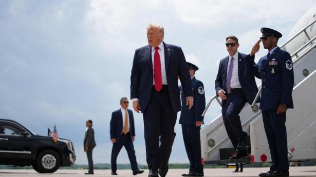 Trump raser mod valgsnyd i Californien. Kritikere frygter at han “øver sig” til midtvejsvalget