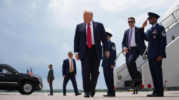 Trump raser mod valgsnyd i Californien. Kritikere frygter at han “øver sig” til midtvejsvalget