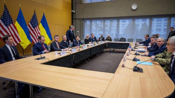 Delegationer mødes i Schweiz for at forhandlie om fred i Ukraine.