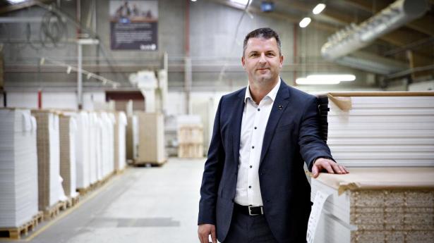 Jens-Peter Poulsen, der er tidligere adm. direktør hos Kvik Køkken, er fratrådt som topchef i Abena i Aabenraa.