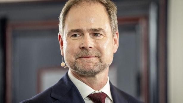 Justitsminister Nicolai Wammen (S) ser frem til arbejdet, der venter i Justitsministeriet. Her ses han, da han og Peter Hummelgaard (S) byttede ministerium i starten af juni.