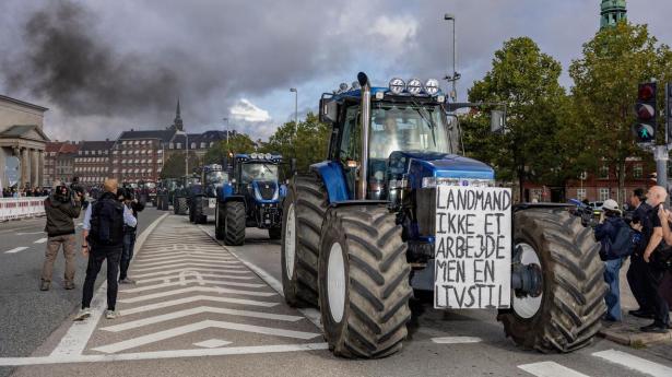 Der strømmede 300 traktorer og omtrent 2000 demonstranter til fra hele landet ved tirsdagens landmandsdemonstration. 