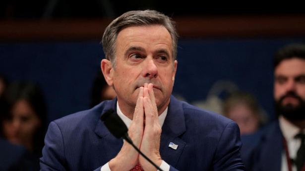 CIA’s direktør John Ratcliffe besøgte Moskva i sidste uge, og det er endnu usikkert, hvad formålet egentlig var. Hvis han har advaret Rusland og dermed gjort, som baltere og mange europæere håber på, er problemet, at Trump selv reducerer USA’s afskrækkende evne over for Rusland, bl.a. ved at signalere eftergivenhed over for Putins skyggekrig mod Europa.