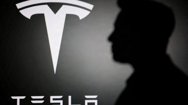 Tesla og Alphabet trækker næsten 800 mia. dollar ud af "Magnificent Seven"