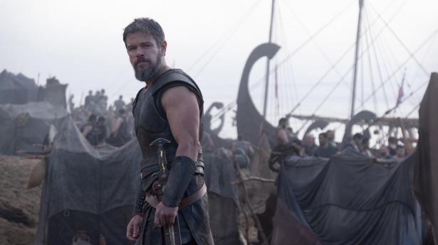 Matt Damon bør få en Oscar for sit portræt af Odysseus i Christopher Nolans mesterværk “The Odyssey”. En film på næsten tre timer, som ikke er et minut for langt.
