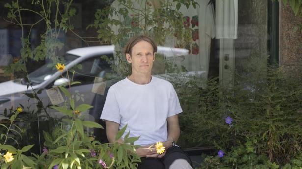 Mads Boserup Lauritsen, iværksætter, stiftede Tagtomat i 2014. Ud over at sælge frøposer og plantekasser arbejder virksomheden med at bygge skolehaver og tilbyder teambuilding.