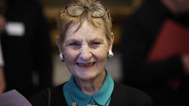 Birte Weiss, som her ses i 2024, er død i en alder af 84 år. Hun nåede vidt omkring i sin karriere som journalist og politiker.