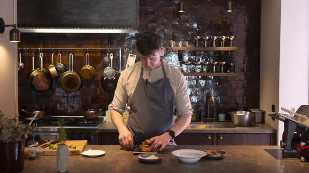 På denne bar får du vin og mad som på en gourmetrestaurant