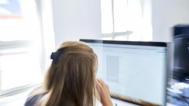 Hovedpine i det offentlige: Mails fra borgerne er fyldt med AI-genereret vrøvl