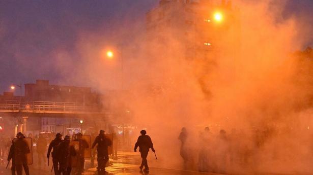 Over 1300 blev anholdt i nye protester på tværs af Frankrig