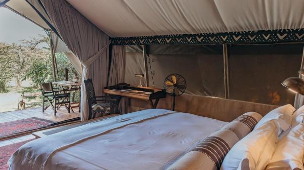 Vi besøgte Kenyas skjulte luksushoteller og drak Negroni få meter fra løverne