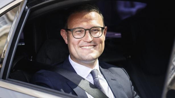 Christian Rabjerg Madsen (S) blev i starten af juni udnævnt til minister for natur og dyrevelfærd, og han har nu ansvaret for den grønne trepart. Fredag har han landet sin første aftale. 