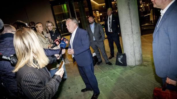 Lars Løkke Rasmussen betragter stadig Troels Lund Poulsens ambition om en VLAK-regering som en "prøveballon, som ikke kan flyve", lød det fra Løkke tirsdag aften efter regeringsforhandlinger.  Troels Lund Poulsen mener dog ikke at have fået en afklaring fra Moderaterne.