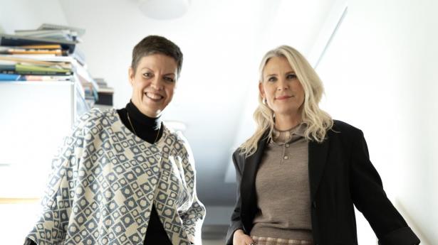 Helle Søholt (tv.) og Kjersti Lund (th.) skifter roller hos Gehl, der rådgiver om byudvikling.