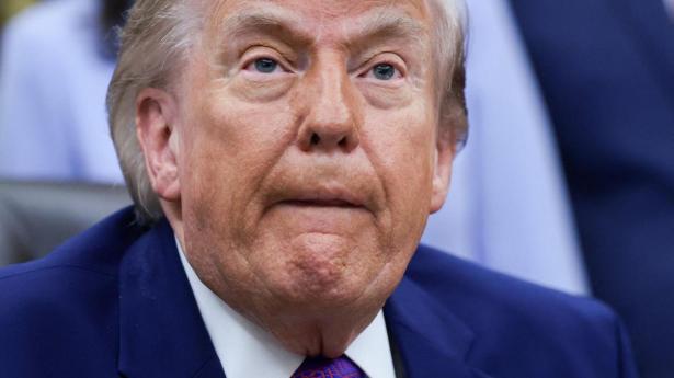 Trump presset af benzinpriser: Nu overvejer han Bidens udskældte løsning