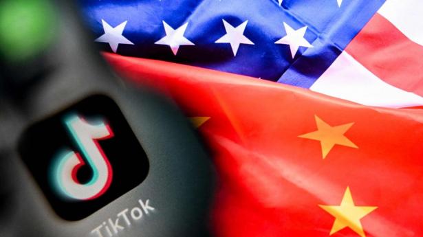 En årelang strid om Tiktok er natten til fredag blevet lagt endegyldigt i graven, efter at aftale om frasalg af selskabets amerikansk andel er gået endelig igennem.