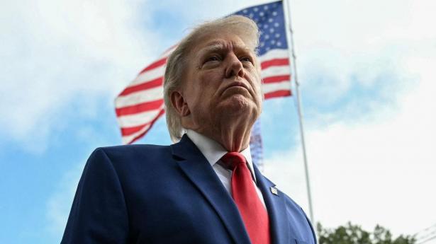 Trump beder talskvinde om at genoverveje sin rolle