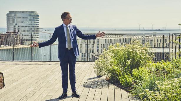 Den øverste ottende etage i bygningen er forbeholdt kunderne. Det gælder også tagterrassen.