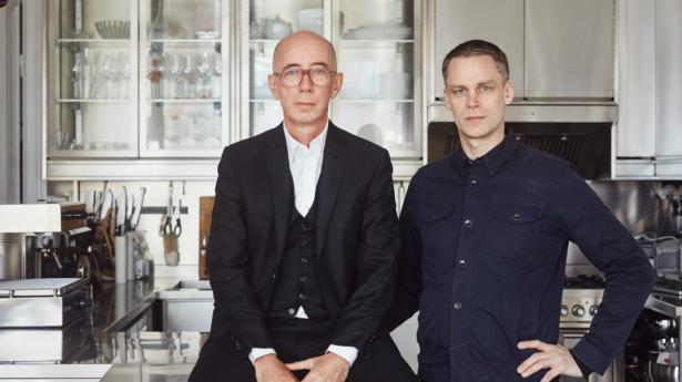 Carsten Höller og kokken Stefan Eriksson, som har udviklet menukortet på baggrund af Höllers manifest. Foto: PR