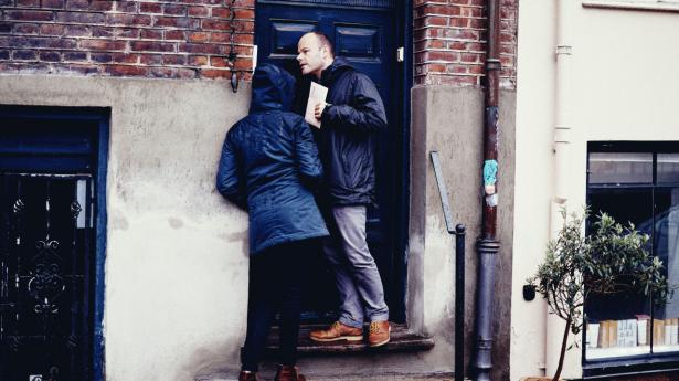 Børsens to journalister (foto) opsøgte i 2014 de to nu tiltalte i hvidvasksagen på en adresse i det centrale København. Arkivfoto: Thomas Nielsen