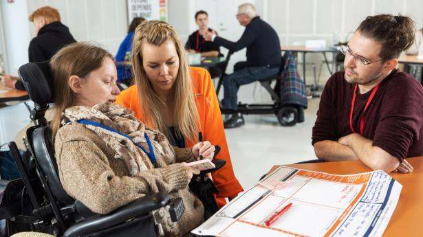 Herhjemme oplever 31 pct. ifølge Vive, at de lever med en funktionsnedsættelse. Foto: Mikal Schlosser