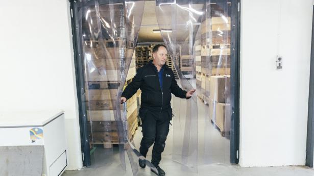 Hvis Per Poulsen sender folk hjem med lønkompensation, har han fortsat ca. 50 pct af de samlede personaleomkostninger. 
Foto: Tobias Nicolai