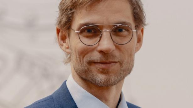 “Mange af de kritiske råvarer kommer fra lande, der sidder relativt hårdt på forsyningskæderne,” siger regional direktør Jon Jested-Rask fra FLS. PR-foto