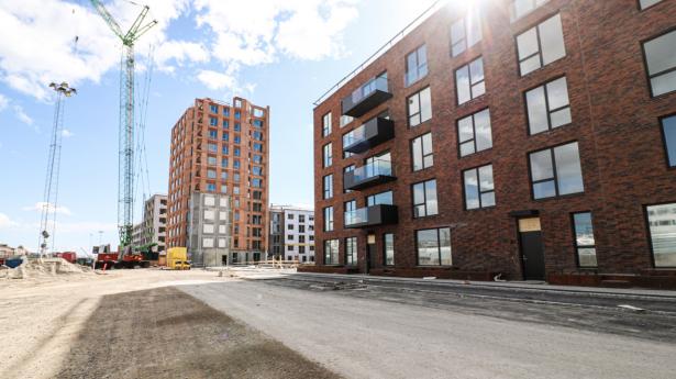 Ved dette område mellem jernbanen og Grønttorvet har DSB Ejendomsudvikling A/S og FB Gruppen indgået aftale om at opføre lejeboliger på 29.000 kvm. Et fælles selskab skal opføre og efterfølgende drive ejendommen.PR-illustration.