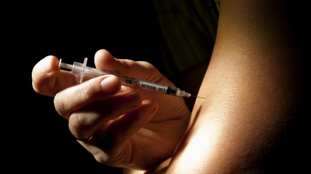 På verdensplan må omtrent 13 mio. mennesker med diabetes i dag fumle med hætteglas og sprøjter for at tage deres daglige doser insulin. PR-foto