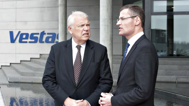 Tidligere formand Bent Erik Carlsen (t.v.) og tidligere adm. direktør Ditlev Engel er sagsøgt af utilfredse Vestas-aktionærer. Arkivfoto: Henning Bagger/BAG/Ritzau Scanpix