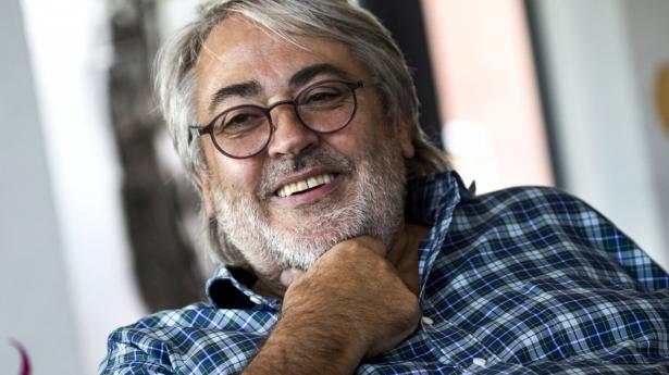 Flemming Skouboe, der fredag fylder 75 år, elsker at bruge tid på at lave mad. “En god dag starter med, at jeg allerede om formiddagen tager rundt og køber ind til det, vi skal spise.”. Arkivfoto: Lars Just/Politiken/Ritzau Scanpix