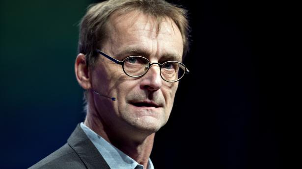 Kort sagt siger de tre professorers rapport, at der er ingen nemme beslutninger, når det kommer til genåbningen. Arkivfoto: Henning Bagger/Scanpix