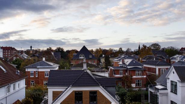 Trods meget store rentestigninger på boliglån betaler langt de fleste boligejere af på deres lån, og det er en god nyhed, for rentestigningerne er kommet, samtidig med at prisen på fødevarer, varme og energi er steget markant. Arkivfoto: Kasper Palsnov/Ritzau Scanpix