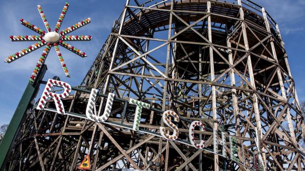 Ifølge Bakkens adm. direktør Nils-Erik Winther er der en risiko for, at coronakrisen kan koste livet for nogle af de kendte restauranterne, der holder til i forlystelsesparken, siger han til TV2 Lorry. Arkivfoto: Mads Claus Rasmussen/Ritzau Scanpix