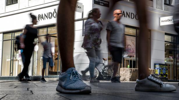 Smykkekoncernen Pandora er blandt de virksomheder, der har været været med til at trække eliteindekset C25 i vejret i år. I 2020 er Pandora-aktien steget med 138 pct. til kurs 664 kr. Arkivfoto: Søren Bidstrup/Ritzau Scanpix