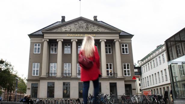 Den store fokus på, hvordan erhvervslivet opfører sig, kommer til at sætte sit præg på, hvordan danskerne vælger bank, vurderer bankportalen Mybanker.dk, da værdier, etik og moral bliver vigtigere for den enkelte bankkunde. Arkivfoto: Liselotte Sabroe/Ritzau Scanpix
