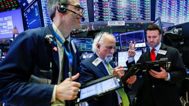 Ugens sidste handelsdag er godt i gang i USA - og halvvejs ser det ud til at blive en generel rød dag. Arkivfoto: Eduardo Munoz/Reuters/Ritzau Scanpix