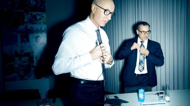 Topchef Lars Fruergaard Jørgensen lægger positivt fra land med forventningerne for 2021. Til højre ses afgående forskningsdirektør Mads Krogsgaard Thomsen. Arkivfoto: Jeppe Bøje Nielsen