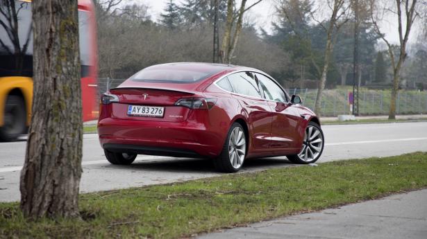 En Tesla Model 3 Long Range bliver 2486 kr. billigere i 2021 end i 2020, viser beregninger fra FDM. Foto: Anders Richter